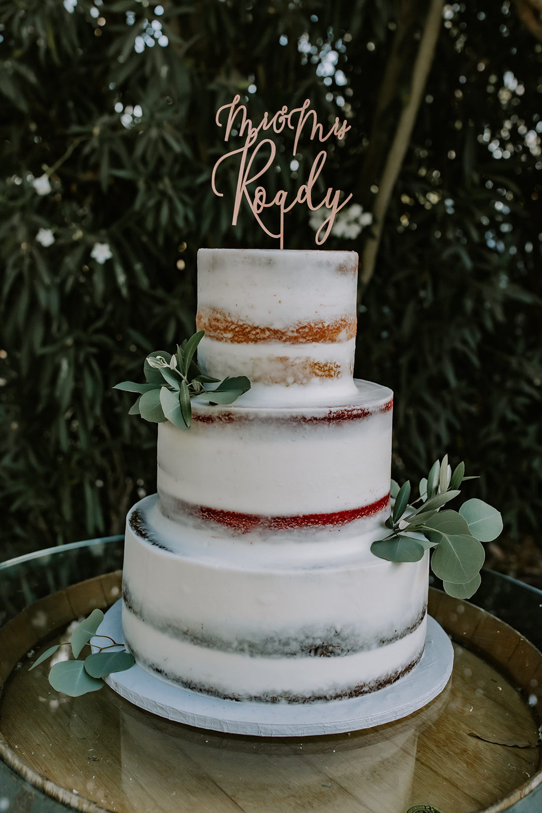 photo of wedding cake at the orchard wedding venue in menifee california